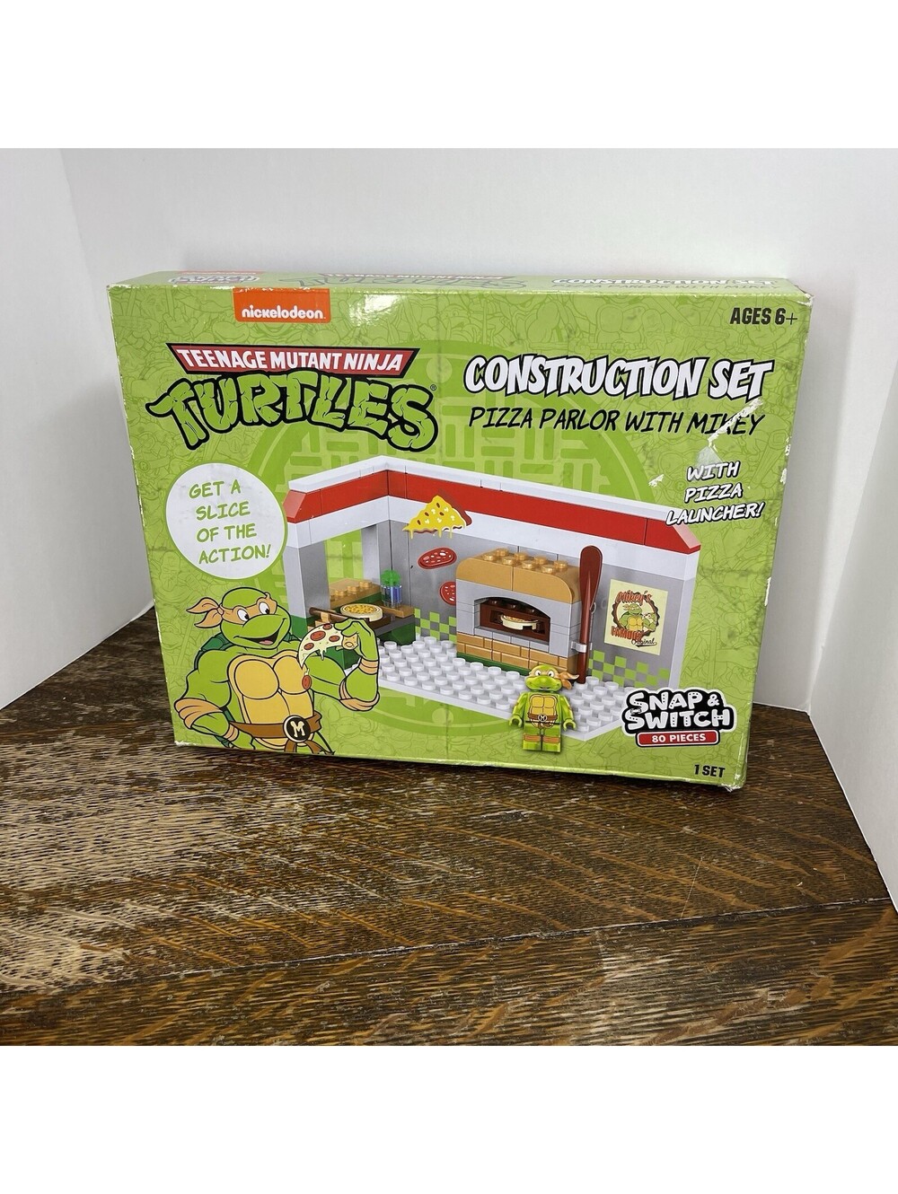 Teenage Mutant Ninja Turtles Construction Set Pizza Parlor With Mikey 80 Pcs NIB